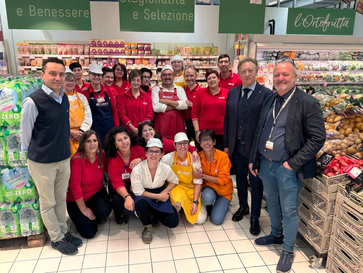 Ovada riapertura 17 ott 24 foto gruppo.jpg